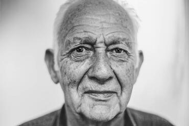 Одиночество пожилых людей - как избежать