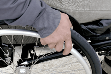 Уход за престарелыми и инвалидами